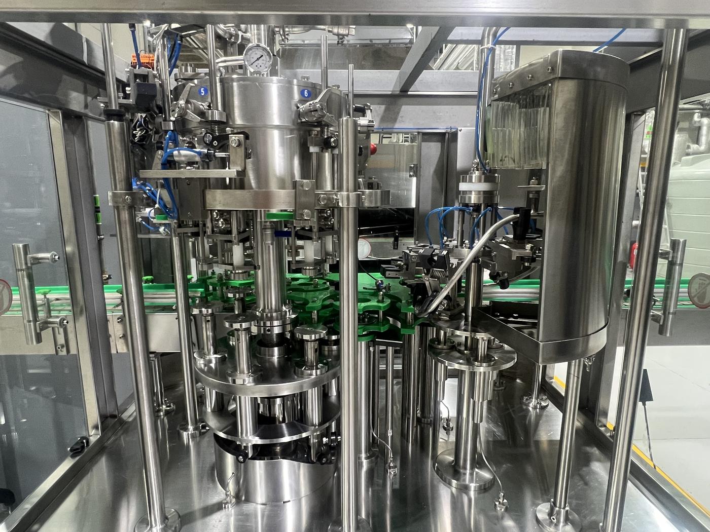 Rotary filling and capping machine — Foundry Bev